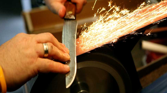 At Munno Para Shoe Repairs, we offer professional knife and blade sharpening services to keep your tools razor-sharp and ready to use.